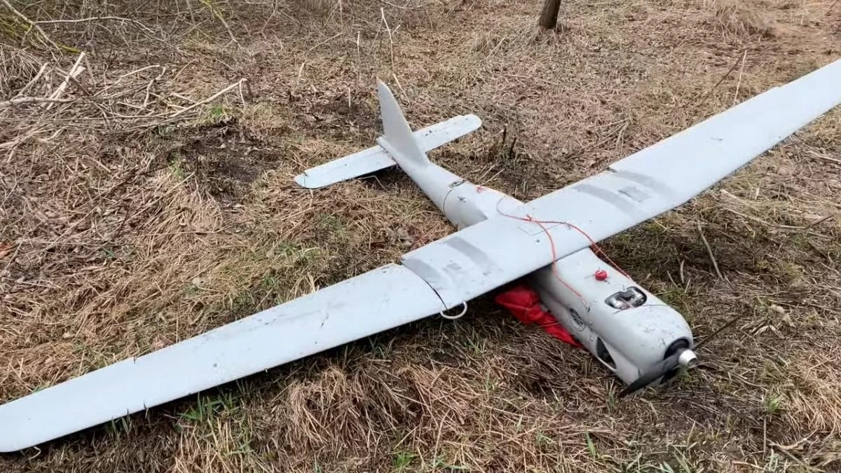 Російські військові адаптували розвідувальний дрон "Орлан" для запуску FPV-дронів